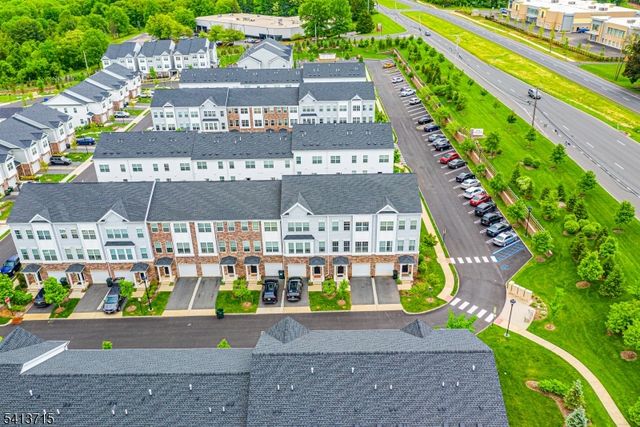 303 Saratoga Ct, Branchburg Twp., NJ 08876