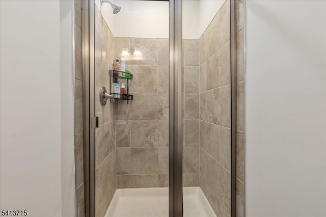 303 Saratoga Ct, Branchburg Twp., NJ 08876