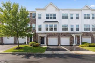 303 Saratoga Ct, Branchburg Twp., NJ 08876