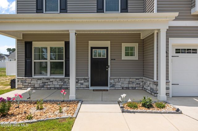 283 Leach Creek Drive, Raeford, NC 28376
