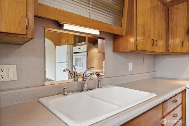 13720 56th Avenue S, Tukwila, WA 98168