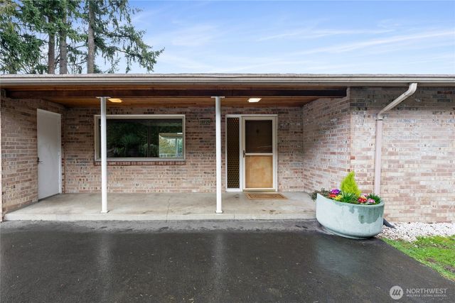 13720 56th Avenue S, Tukwila, WA 98168