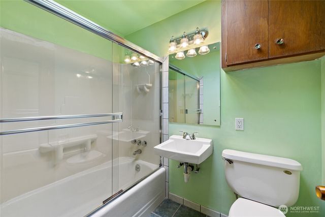 13720 56th Avenue S, Tukwila, WA 98168