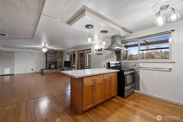 13720 56th Avenue S, Tukwila, WA 98168