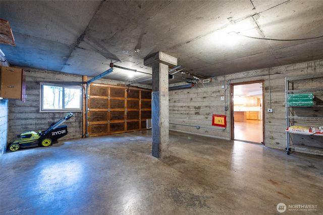 13720 56th Avenue S, Tukwila, WA 98168