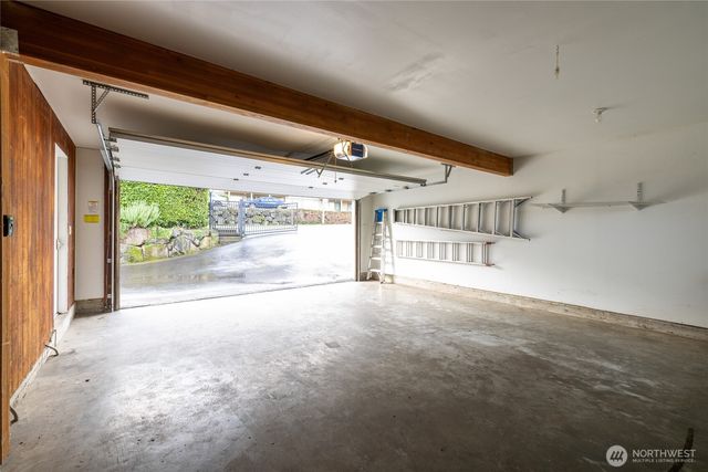 13720 56th Avenue S, Tukwila, WA 98168