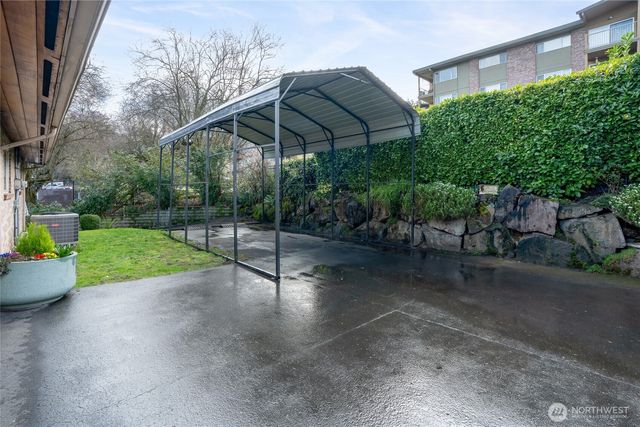 13720 56th Avenue S, Tukwila, WA 98168