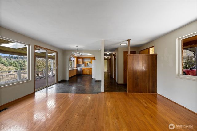 13720 56th Avenue S, Tukwila, WA 98168