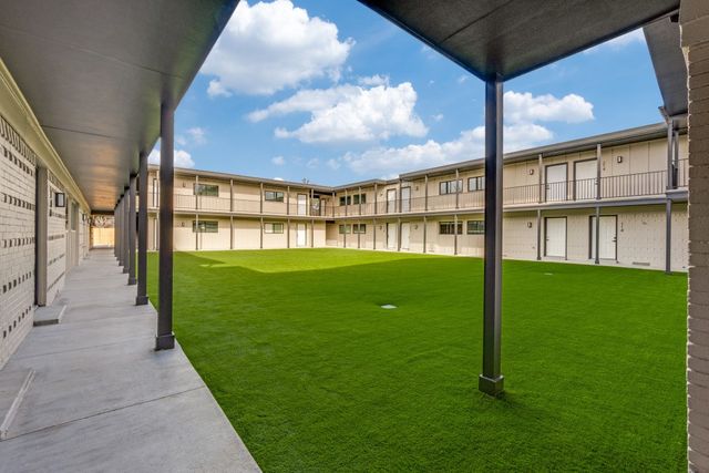 5917 Gaston Avenue 106, Dallas, TX 75214