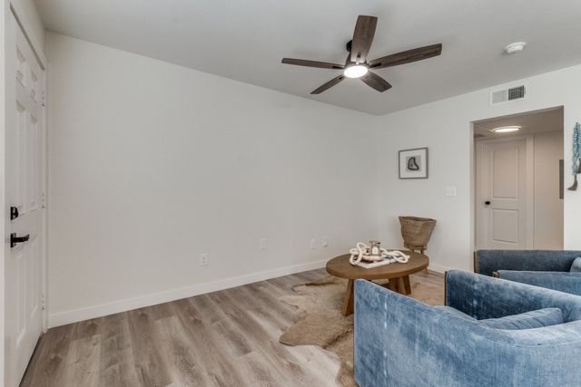 5917 Gaston Avenue 106, Dallas, TX 75214