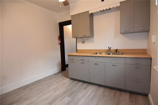 2104 West St, Homestead, PA 15120