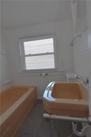 2104 West St, Homestead, PA 15120