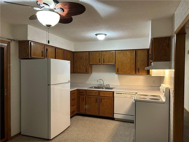 17616 E 19th Street Court S, Independence, MO 64057