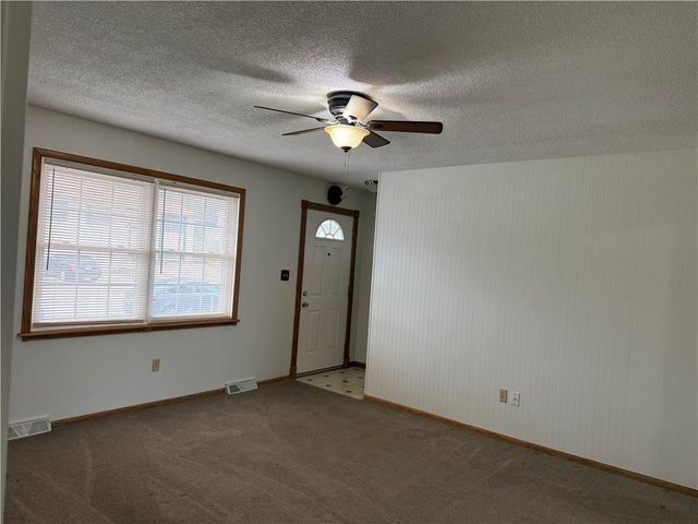 17616 E 19th Street Court S, Independence, MO 64057