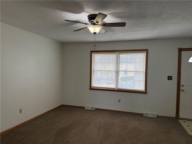 17616 E 19th Street Court S, Independence, MO 64057