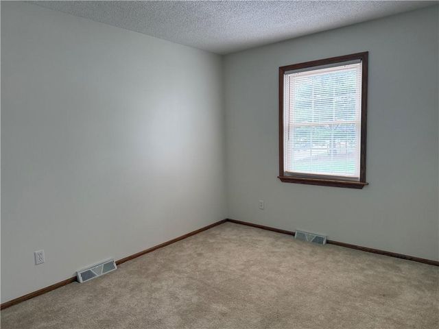 17616 E 19th Street Court S, Independence, MO 64057