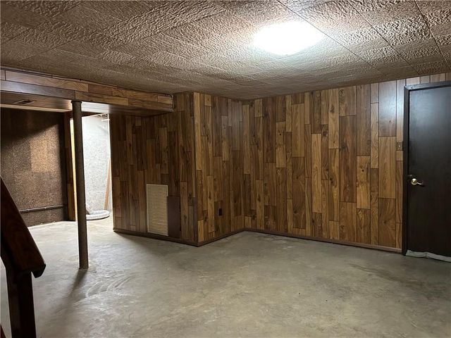 17616 E 19th Street Court S, Independence, MO 64057