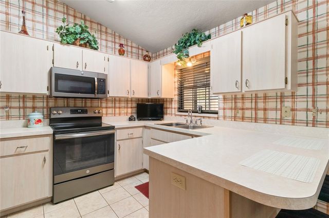 8411 SE 120TH PLACE, Belleview, FL 34420