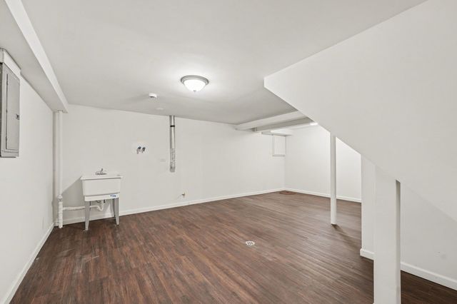 18289 Burnham Avenue, Lansing, IL 60438
