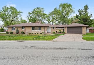 18289 Burnham Avenue, Lansing, IL 60438