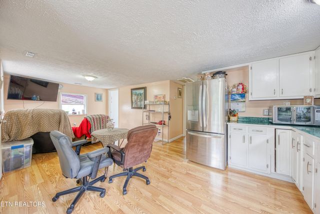 124 E Wadsworth Circle, Oak Ridge, TN 37830