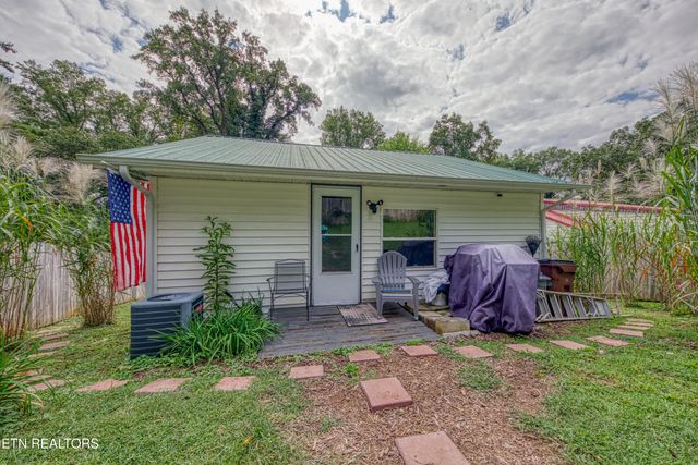 124 E Wadsworth Circle, Oak Ridge, TN 37830