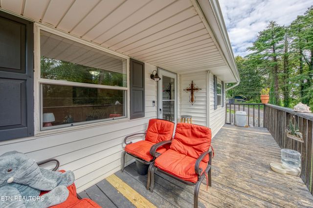 124 E Wadsworth Circle, Oak Ridge, TN 37830