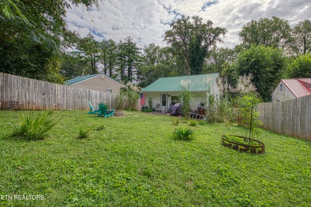 124 E Wadsworth Circle, Oak Ridge, TN 37830