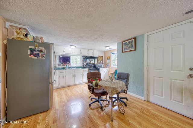 124 E Wadsworth Circle, Oak Ridge, TN 37830