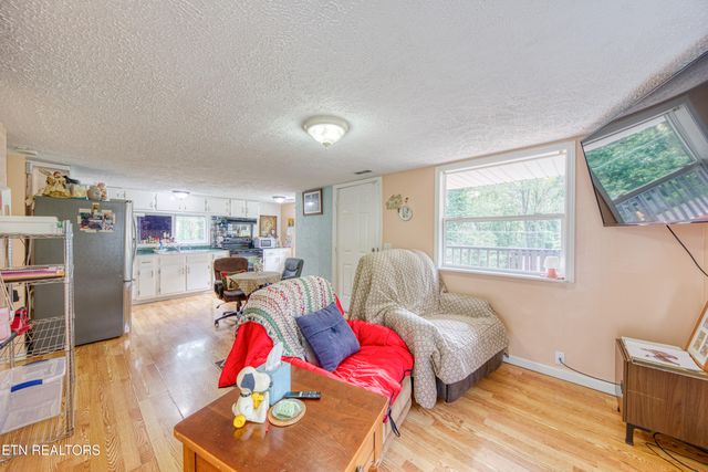 124 E Wadsworth Circle, Oak Ridge, TN 37830