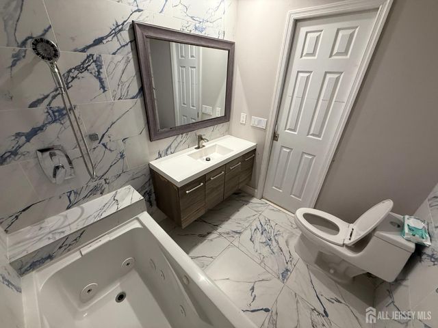 135 Crampton Avenue, Woodbridge Proper, NJ 07095