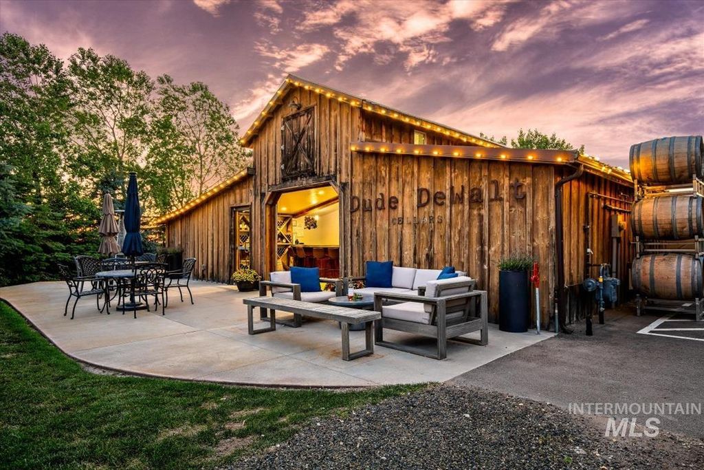 5446 N Highway 16, Eagle, ID 83616