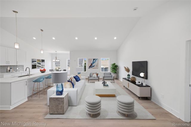 7453 Village Court, Springfield Charter Township, MI 48350