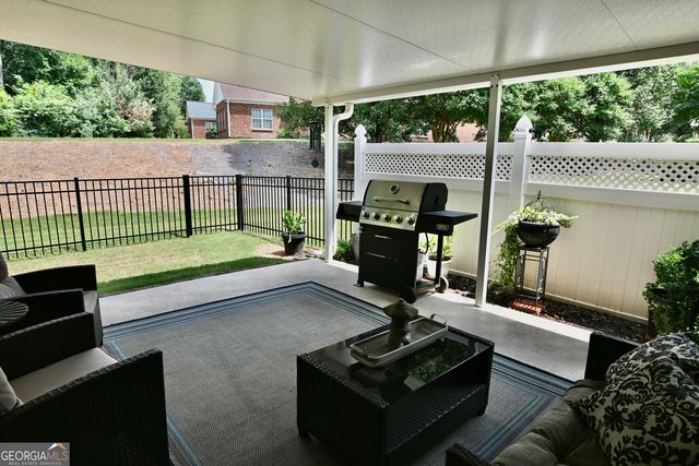 504 Park Place Court, Social Circle, GA 30025
