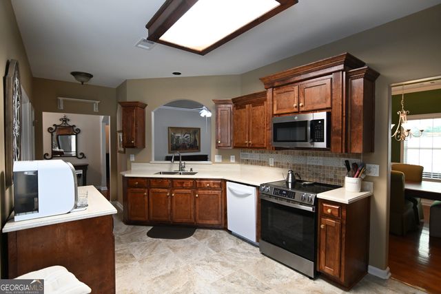 504 Park Place Court, Social Circle, GA 30025