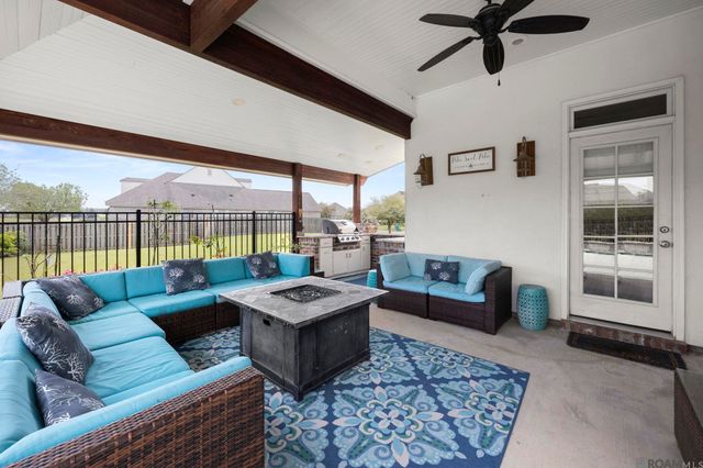 3755 Club View Ct, Zachary, LA 70791