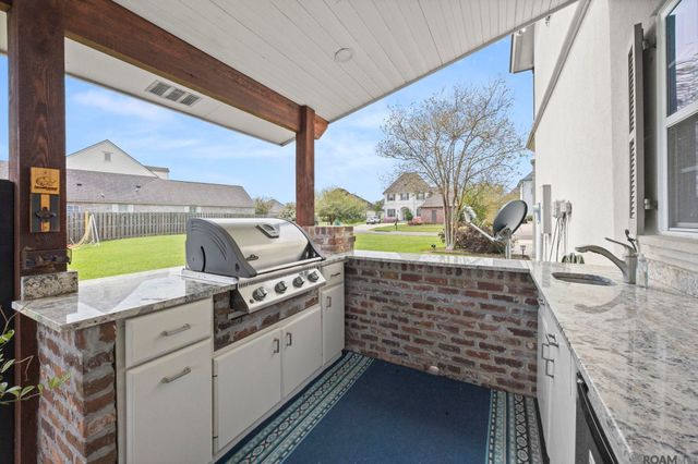 3755 Club View Ct, Zachary, LA 70791