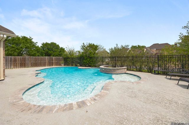 3755 Club View Ct, Zachary, LA 70791