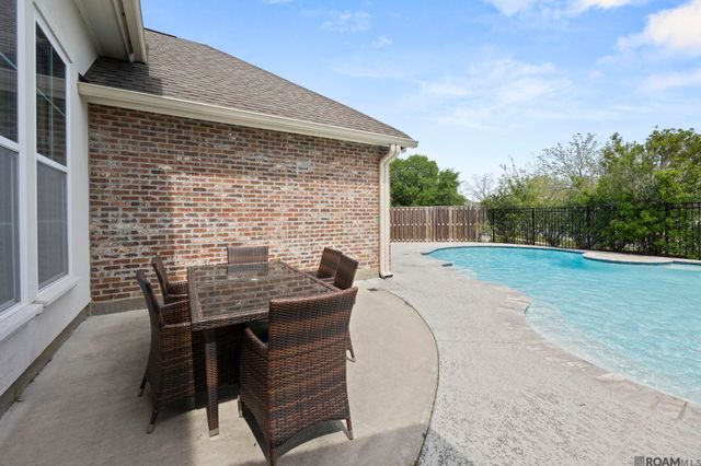 3755 Club View Ct, Zachary, LA 70791