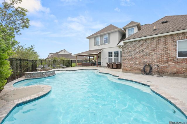 3755 Club View Ct, Zachary, LA 70791