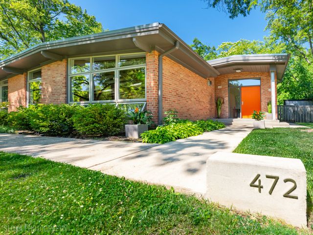 472 Lincoln Avenue, Lake Bluff, IL 60044