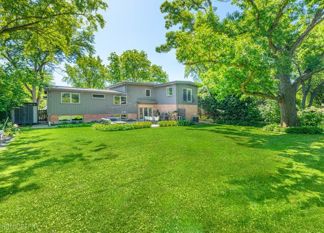 472 Lincoln Avenue, Lake Bluff, IL 60044