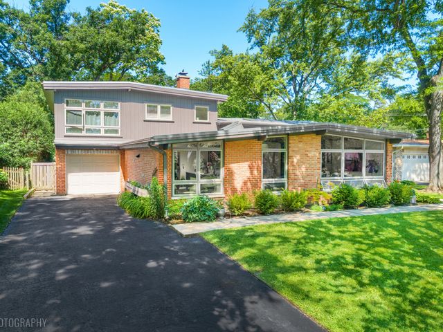 472 Lincoln Avenue, Lake Bluff, IL 60044