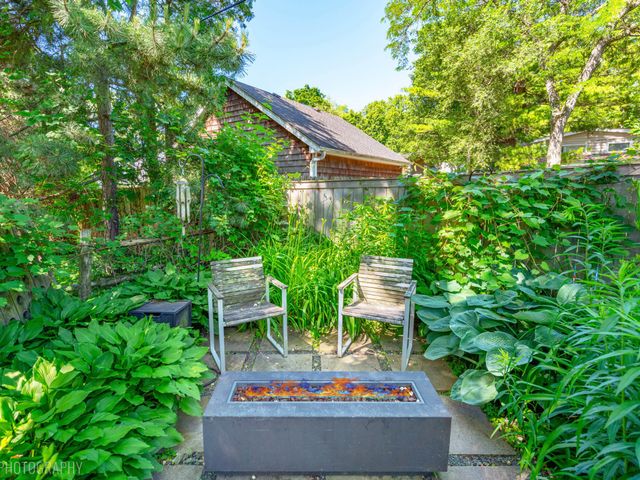 472 Lincoln Avenue, Lake Bluff, IL 60044