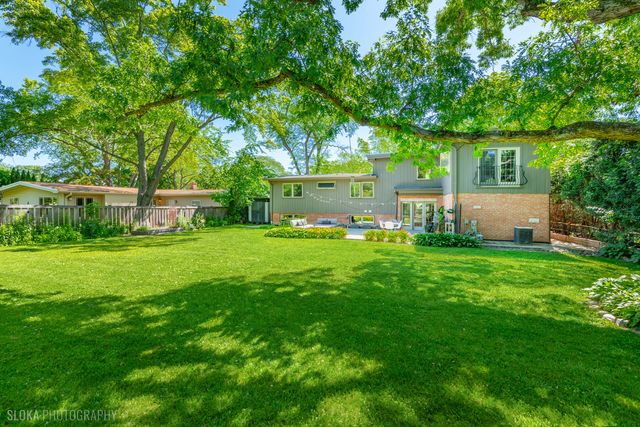 472 Lincoln Avenue, Lake Bluff, IL 60044