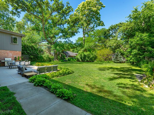 472 Lincoln Avenue, Lake Bluff, IL 60044