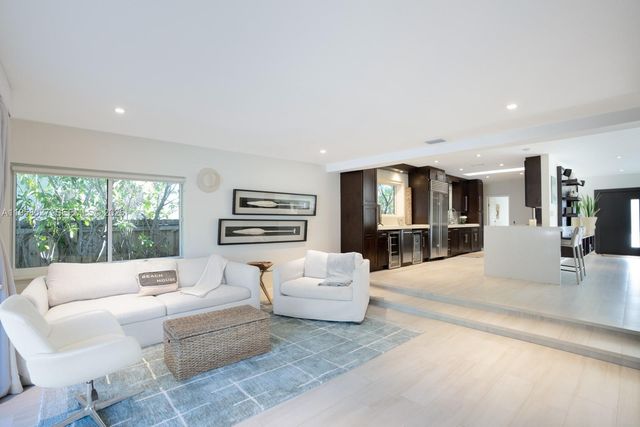 7910 Hawthorne Ave, Miami Beach, FL 33141