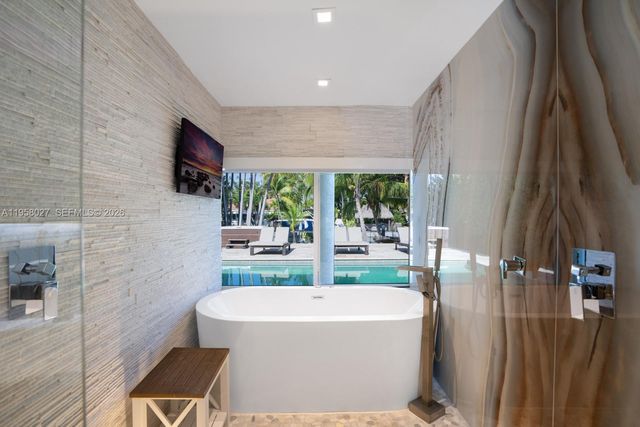 7910 Hawthorne Ave, Miami Beach, FL 33141