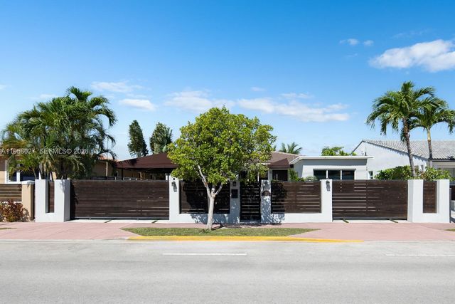 7910 Hawthorne Ave, Miami Beach, FL 33141