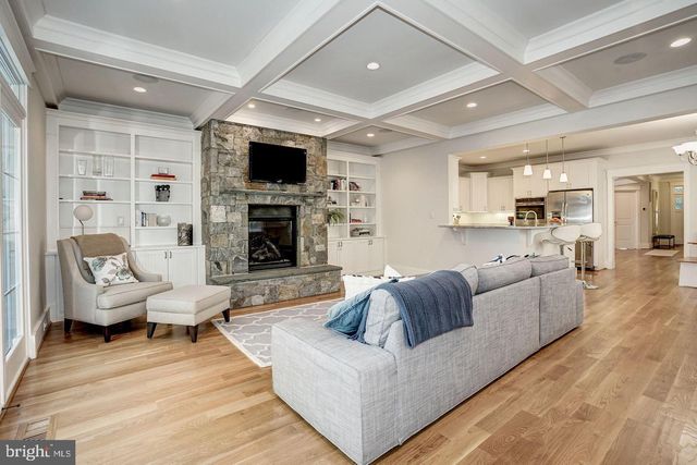 1919 N GEORGE MASON DR N, Arlington, VA 22207